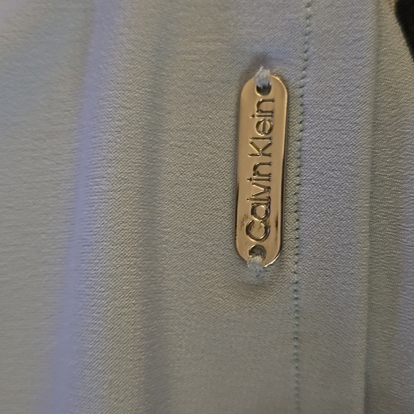 Calvin Klein Light Blue Top Puckered Short Sleeves Stretch Size Large Excellent - Picture 5 of 7